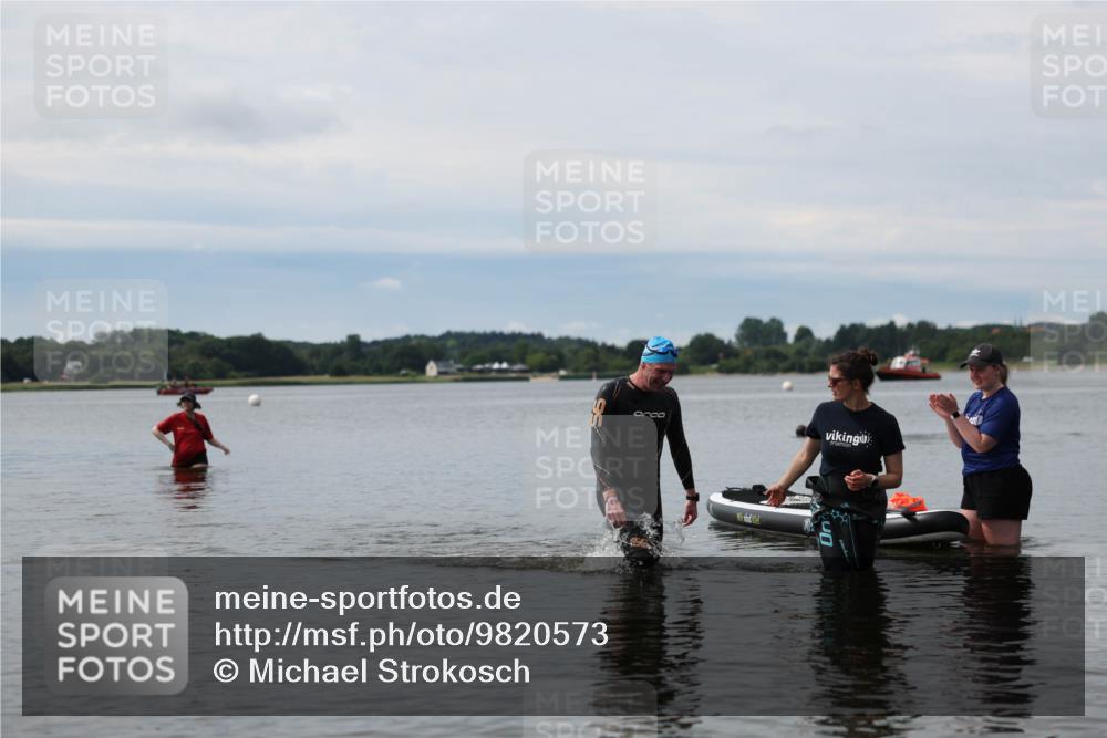 21.06.2026 - Viking Triathlon Michael Strokosch http://msf.ph/oto/9820573 21.06.2026 11:04:06 Schwimmen 421 meine-sportfotos.de