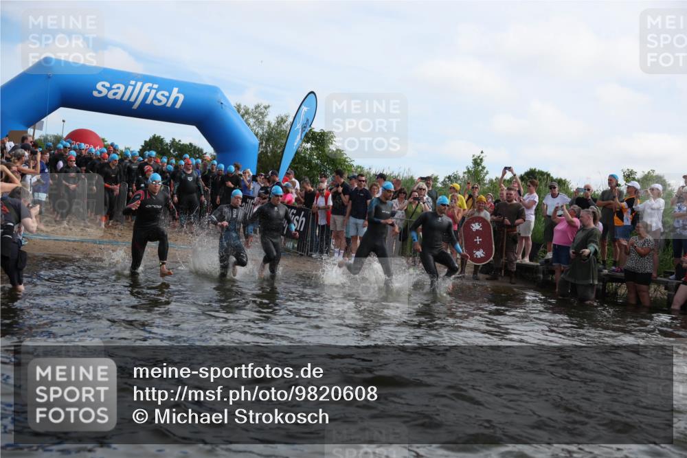 21.06.2026 - Viking Triathlon Michael Strokosch http://msf.ph/oto/9820608 21.06.2026 10:00:23 Schwimmen 1, 2, 4, 7, 8, 9, 10, 19, 21, 29, 103, 189, 517, 547, 575, 637, 669 meine-sportfotos.de