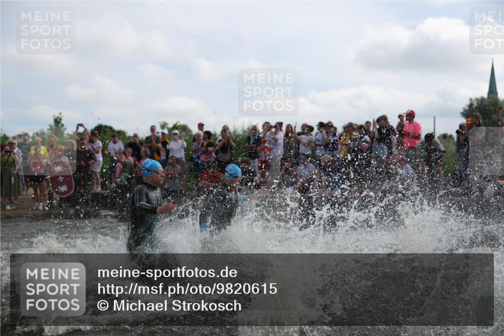 21.06.2026 - Viking Triathlon Michael Strokosch http://msf.ph/oto/9820615 21.06.2026 10:00:25 Schwimmen 1, 2, 4, 7, 8, 9, 10, 19, 21, 29, 103, 189, 517, 547, 575, 610, 637, 669 meine-sportfotos.de
