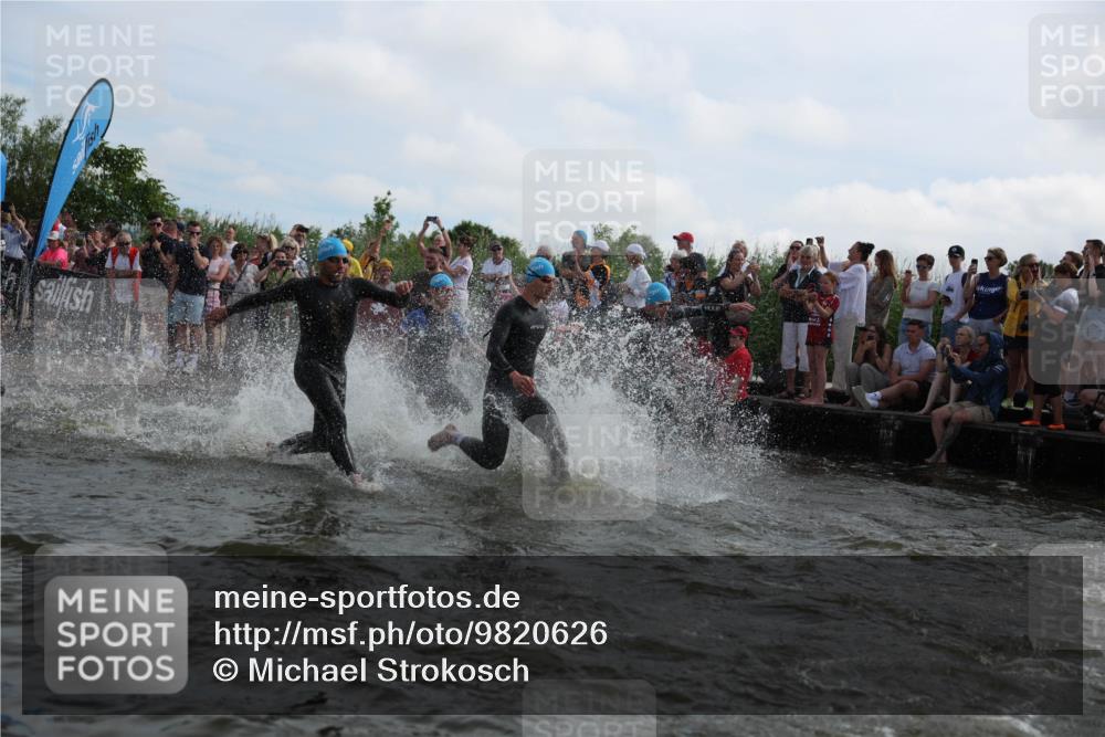 21.06.2026 - Viking Triathlon Michael Strokosch http://msf.ph/oto/9820626 21.06.2026 10:00:33 Schwimmen 1, 19, 21, 25, 31, 104, 189, 334, 422, 453, 474, 517, 547, 548, 575, 610, 620, 626, 637, 669 meine-sportfotos.de