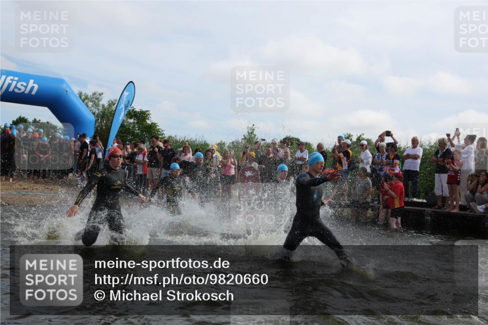 21.06.2026 - Viking Triathlon Michael Strokosch http://msf.ph/oto/9820660 21.06.2026 10:00:49 Schwimmen 27, 42, 46, 74, 98, 119, 176, 218, 371, 426, 441, 466, 565, 569, 643 meine-sportfotos.de