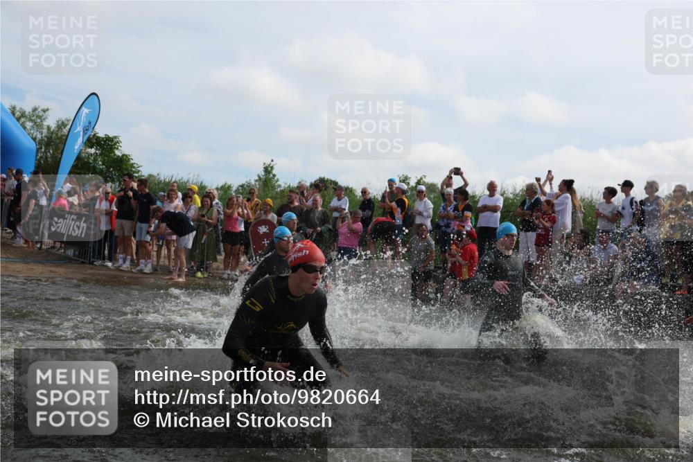 21.06.2026 - Viking Triathlon Michael Strokosch http://msf.ph/oto/9820664 21.06.2026 10:00:50 Schwimmen 27, 42, 46, 74, 98, 119, 176, 218, 371, 426, 441, 466, 565, 569, 643 meine-sportfotos.de