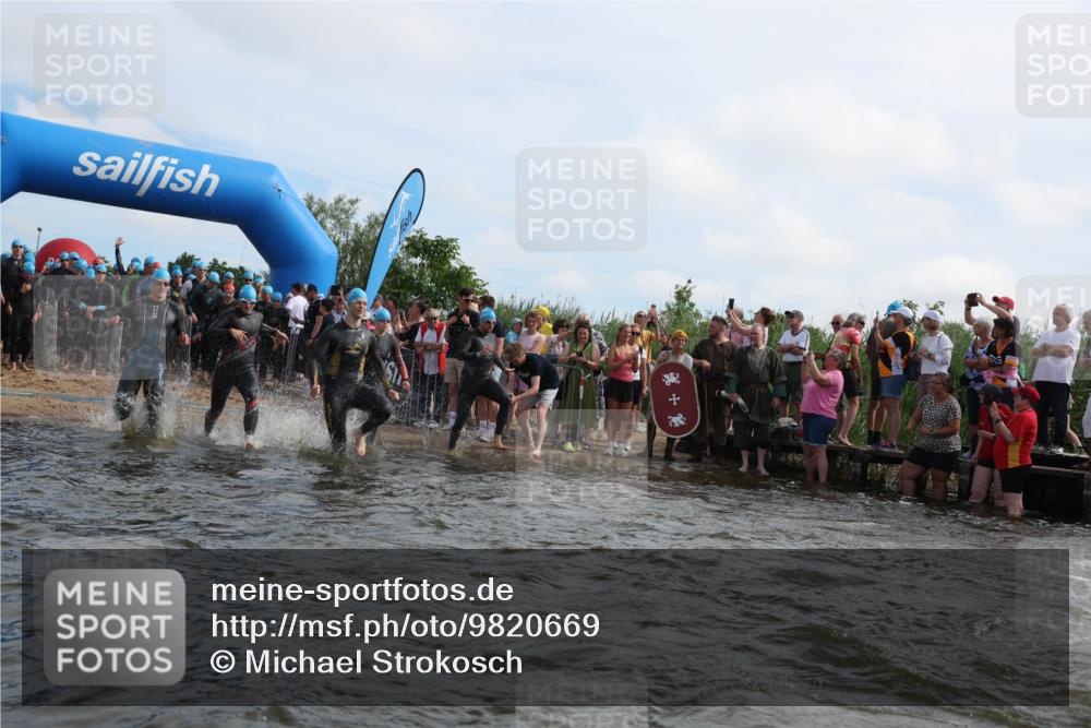 21.06.2026 - Viking Triathlon Michael Strokosch http://msf.ph/oto/9820669 21.06.2026 10:00:53 Schwimmen 27, 42, 46, 74, 98, 119, 176, 218, 371, 426, 441, 454, 466, 565, 569, 640, 643 meine-sportfotos.de