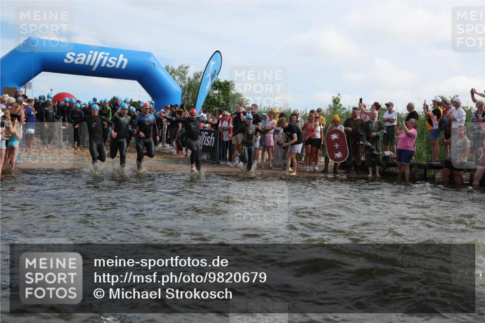 21.06.2026 - Viking Triathlon Michael Strokosch http://msf.ph/oto/9820679 21.06.2026 10:00:58 Schwimmen 14, 17, 27, 42, 74, 98, 180, 218, 249, 454, 466, 506, 565, 569, 623, 640 meine-sportfotos.de