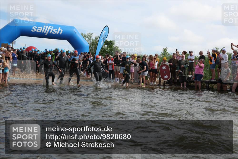 21.06.2026 - Viking Triathlon Michael Strokosch http://msf.ph/oto/9820680 21.06.2026 10:00:58 Schwimmen 14, 17, 27, 42, 74, 98, 180, 218, 249, 454, 466, 506, 565, 569, 623, 640 meine-sportfotos.de