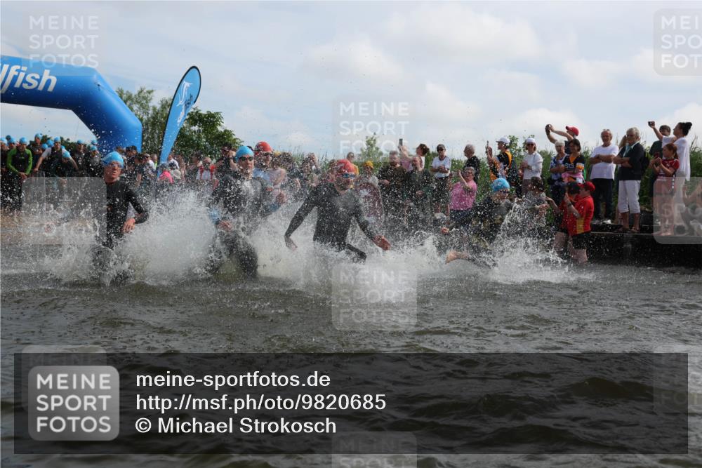 21.06.2026 - Viking Triathlon Michael Strokosch http://msf.ph/oto/9820685 21.06.2026 10:00:59 Schwimmen 14, 17, 27, 42, 74, 98, 180, 218, 249, 337, 454, 506, 527, 623, 640 meine-sportfotos.de
