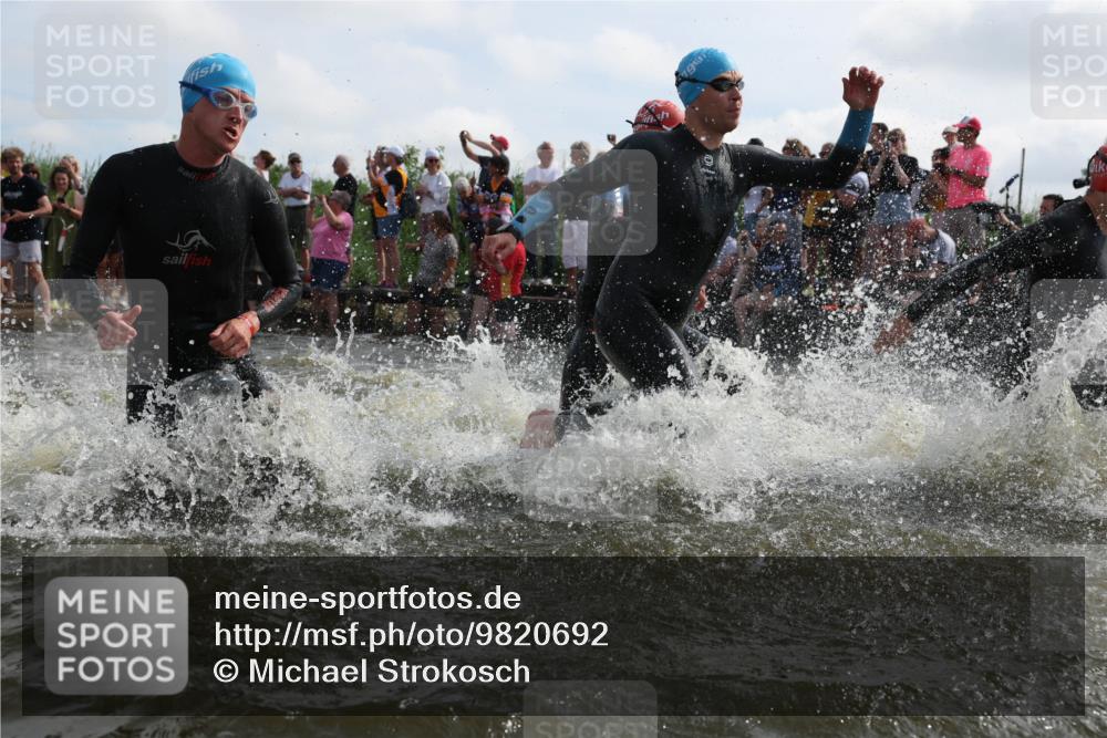 21.06.2026 - Viking Triathlon Michael Strokosch http://msf.ph/oto/9820692 21.06.2026 10:01:01 Schwimmen 14, 17, 27, 42, 74, 98, 180, 218, 249, 337, 454, 506, 527, 623, 640 meine-sportfotos.de