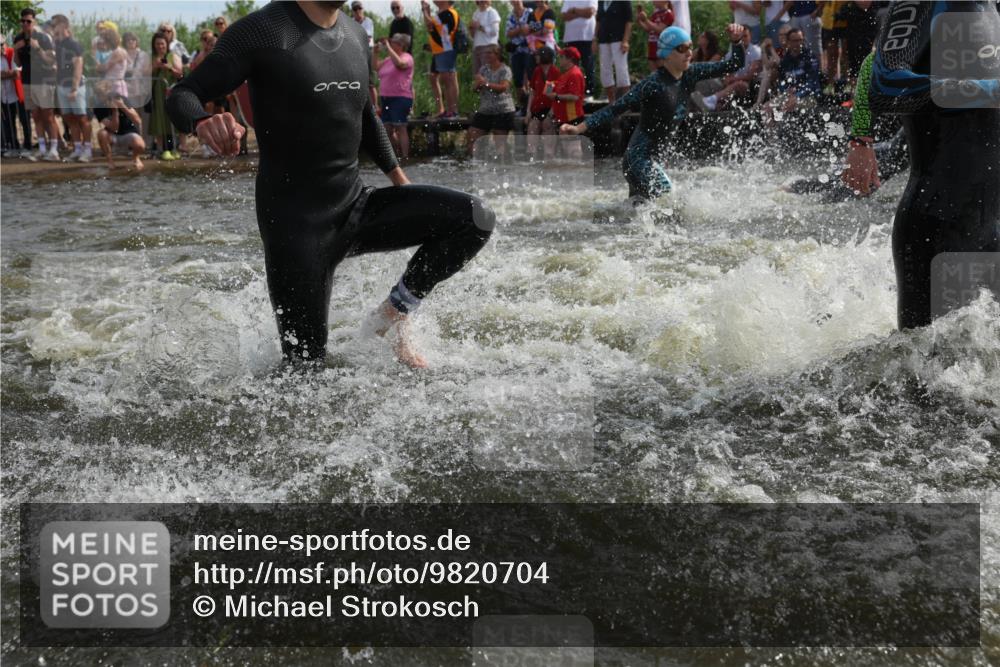 21.06.2026 - Viking Triathlon Michael Strokosch http://msf.ph/oto/9820704 21.06.2026 10:01:06 Schwimmen 5, 14, 17, 169, 180, 249, 270, 337, 342, 383, 454, 506, 527, 623, 640 meine-sportfotos.de