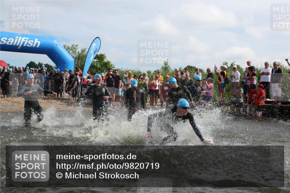 21.06.2026 - Viking Triathlon Michael Strokosch http://msf.ph/oto/9820719 21.06.2026 10:01:15 Schwimmen 5, 18, 65, 89, 114, 131, 169, 242, 270, 271, 280, 342, 383, 447, 486 meine-sportfotos.de