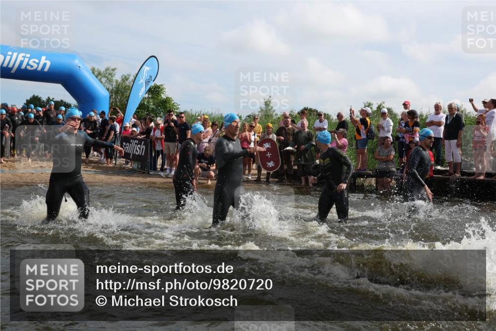21.06.2026 - Viking Triathlon Michael Strokosch http://msf.ph/oto/9820720 21.06.2026 10:01:16 Schwimmen 5, 18, 65, 89, 114, 131, 169, 242, 270, 271, 280, 342, 383, 447, 486 meine-sportfotos.de