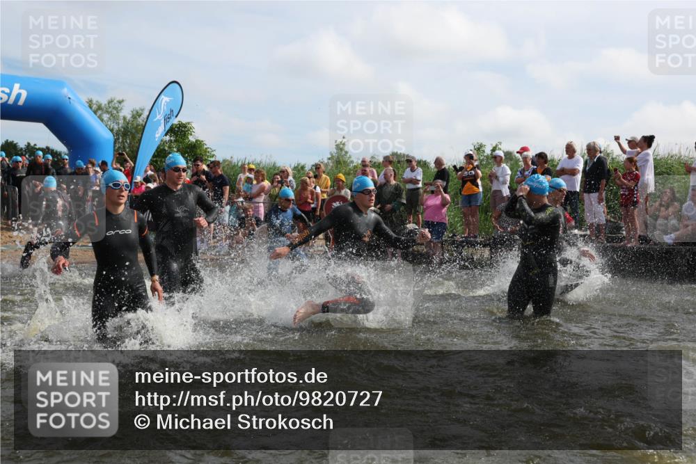 21.06.2026 - Viking Triathlon Michael Strokosch http://msf.ph/oto/9820727 21.06.2026 10:01:20 Schwimmen 18, 28, 51, 65, 89, 114, 131, 145, 242, 271, 280, 447, 486, 500, 665 meine-sportfotos.de
