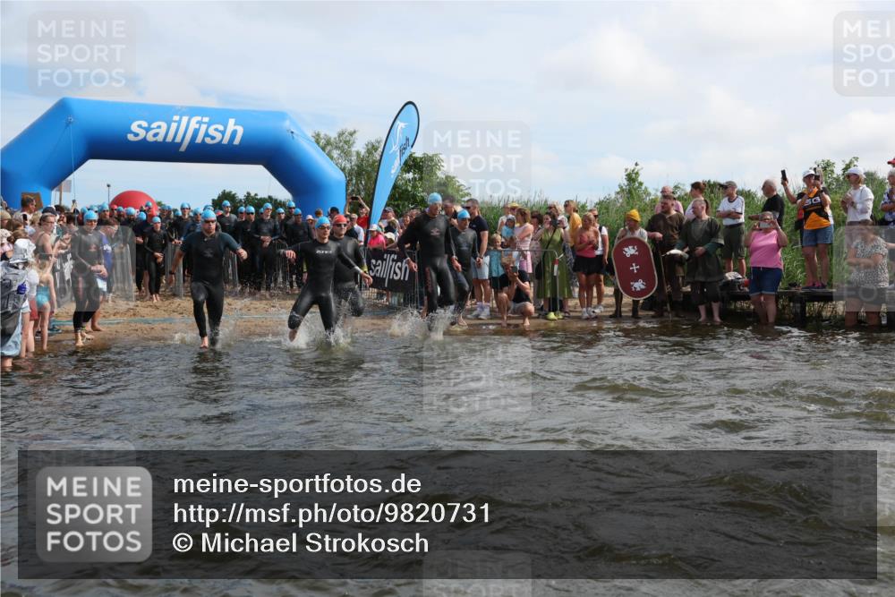 21.06.2026 - Viking Triathlon Michael Strokosch http://msf.ph/oto/9820731 21.06.2026 10:01:23 Schwimmen 18, 26, 28, 51, 65, 89, 114, 131, 145, 242, 271, 280, 447, 486, 500, 568, 576, 665 meine-sportfotos.de