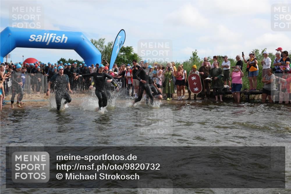 21.06.2026 - Viking Triathlon Michael Strokosch http://msf.ph/oto/9820732 21.06.2026 10:01:23 Schwimmen 18, 26, 28, 51, 65, 89, 114, 131, 145, 242, 271, 280, 447, 486, 500, 568, 576, 665 meine-sportfotos.de