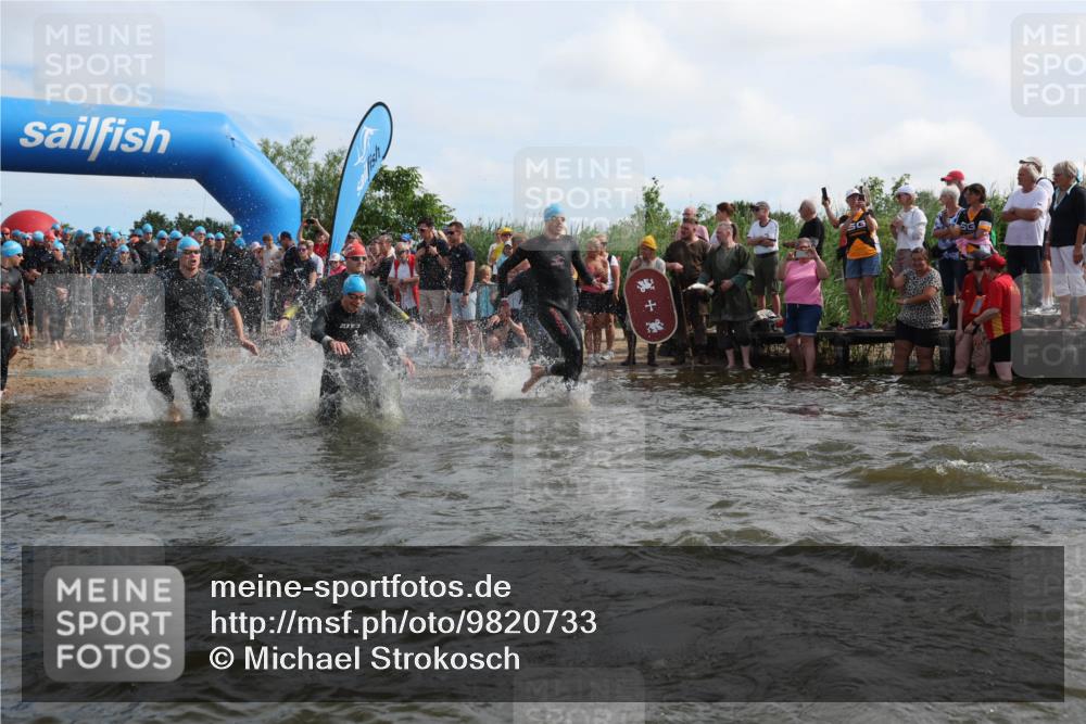 21.06.2026 - Viking Triathlon Michael Strokosch http://msf.ph/oto/9820733 21.06.2026 10:01:24 Schwimmen 13, 18, 26, 28, 51, 114, 131, 145, 242, 271, 300, 500, 568, 576, 665 meine-sportfotos.de