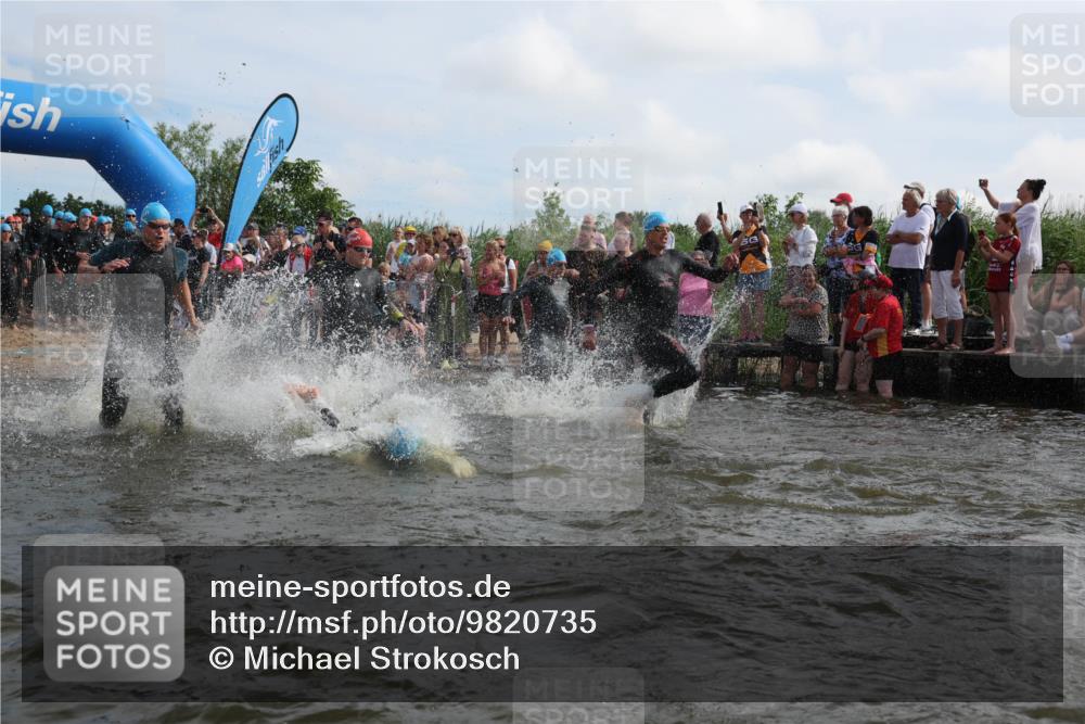 21.06.2026 - Viking Triathlon Michael Strokosch http://msf.ph/oto/9820735 21.06.2026 10:01:24 Schwimmen 13, 18, 26, 28, 51, 114, 131, 145, 242, 271, 300, 500, 568, 576, 665 meine-sportfotos.de