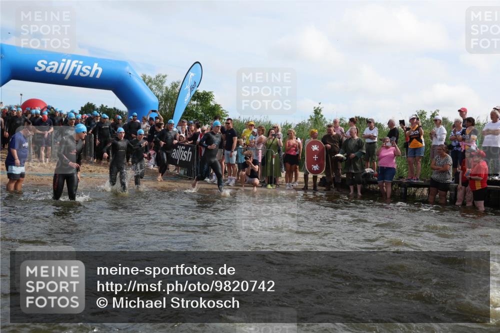 21.06.2026 - Viking Triathlon Michael Strokosch http://msf.ph/oto/9820742 21.06.2026 10:01:28 Schwimmen 13, 26, 28, 51, 131, 145, 271, 300, 500, 568, 576, 665 meine-sportfotos.de