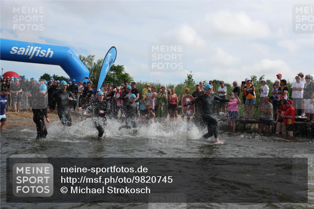 21.06.2026 - Viking Triathlon Michael Strokosch http://msf.ph/oto/9820745 21.06.2026 10:01:29 Schwimmen 13, 26, 28, 51, 62, 145, 300, 311, 359, 500, 551, 568, 576, 627, 665 meine-sportfotos.de