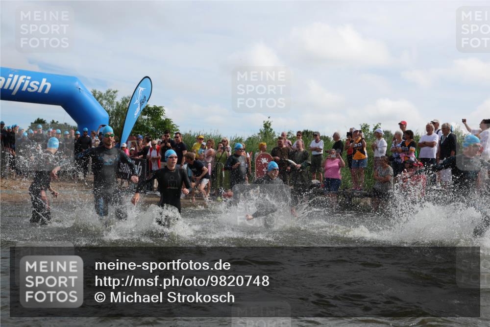 21.06.2026 - Viking Triathlon Michael Strokosch http://msf.ph/oto/9820748 21.06.2026 10:01:29 Schwimmen 13, 26, 28, 51, 62, 145, 300, 311, 359, 500, 551, 568, 576, 627, 665 meine-sportfotos.de