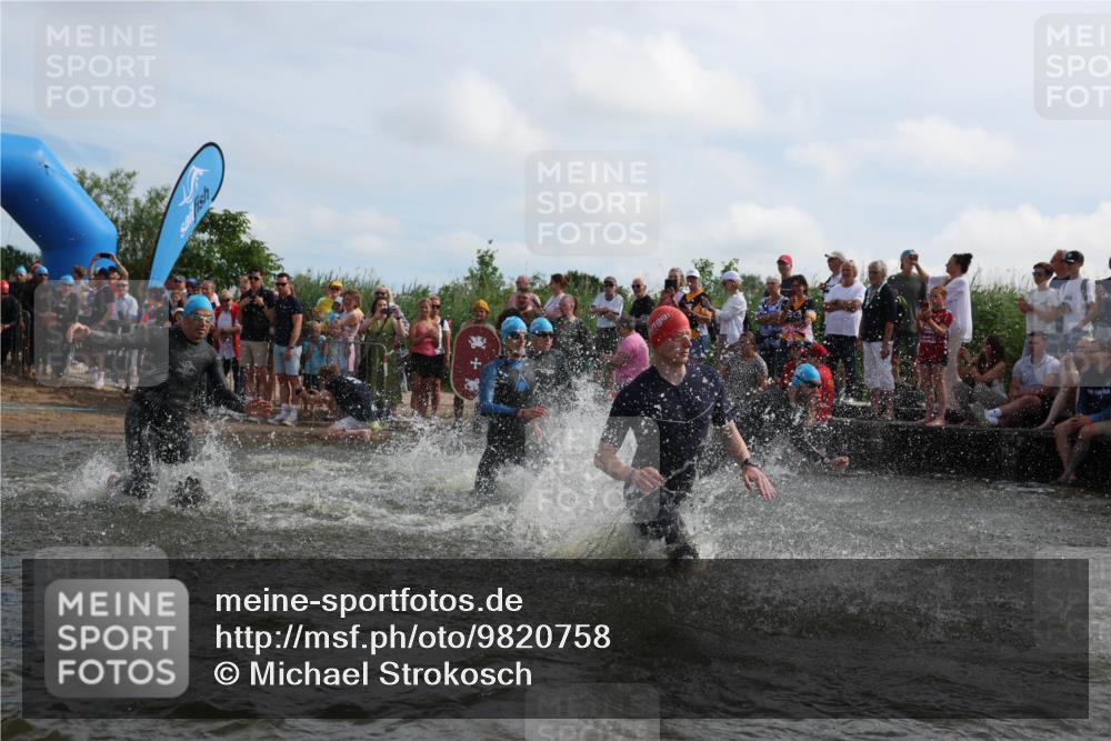 21.06.2026 - Viking Triathlon Michael Strokosch http://msf.ph/oto/9820758 21.06.2026 10:01:35 Schwimmen 13, 26, 62, 109, 113, 161, 278, 300, 311, 359, 551, 568, 576, 627, 633 meine-sportfotos.de