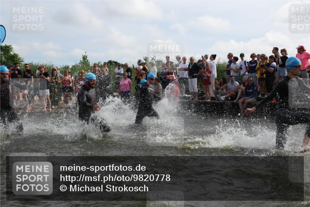 21.06.2026 - Viking Triathlon Michael Strokosch http://msf.ph/oto/9820778 21.06.2026 10:01:45 Schwimmen 38, 109, 113, 161, 194, 278, 285, 332, 343, 391, 432, 543, 621, 633, 644 meine-sportfotos.de