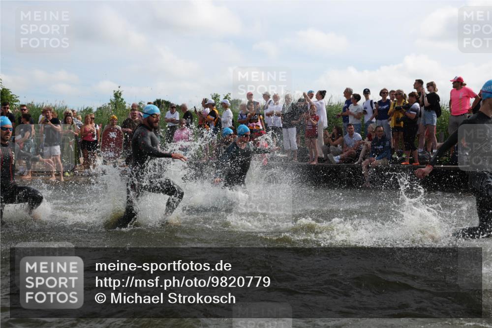 21.06.2026 - Viking Triathlon Michael Strokosch http://msf.ph/oto/9820779 21.06.2026 10:01:45 Schwimmen 38, 109, 113, 161, 194, 278, 285, 332, 343, 391, 432, 543, 621, 633, 644 meine-sportfotos.de