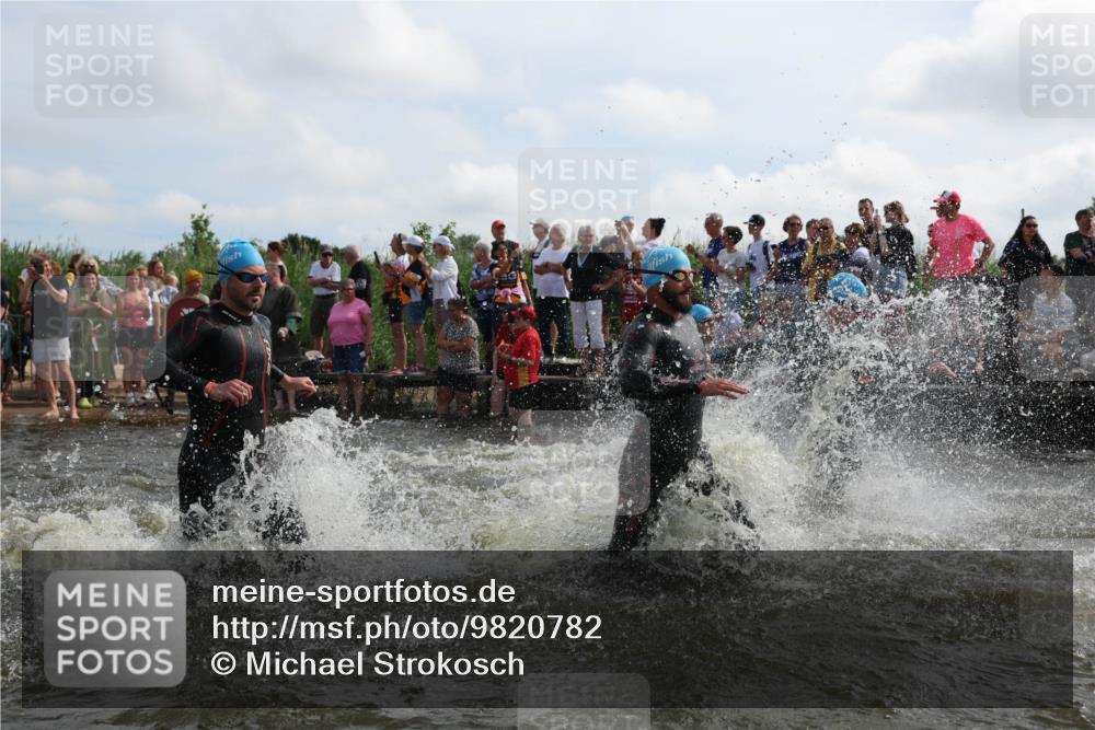 21.06.2026 - Viking Triathlon Michael Strokosch http://msf.ph/oto/9820782 21.06.2026 10:01:46 Schwimmen 38, 109, 113, 161, 194, 278, 285, 332, 343, 391, 432, 543, 621, 633, 644 meine-sportfotos.de