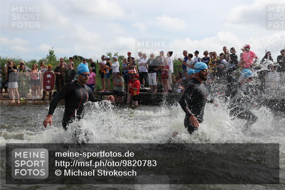 21.06.2026 - Viking Triathlon Michael Strokosch http://msf.ph/oto/9820783 21.06.2026 10:01:46 Schwimmen 38, 109, 113, 161, 194, 278, 285, 332, 343, 391, 432, 543, 621, 633, 644 meine-sportfotos.de