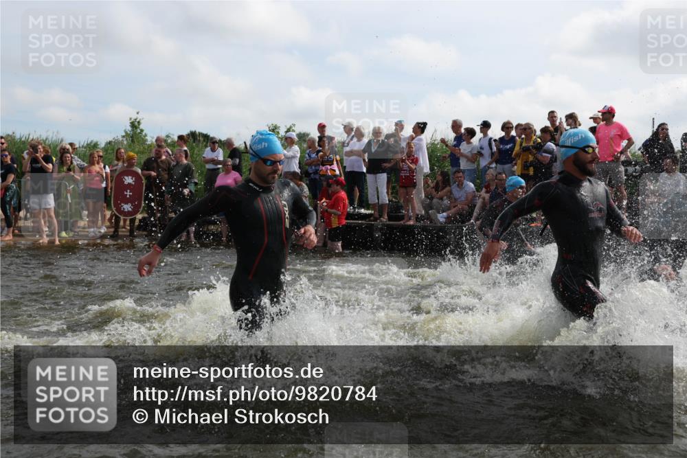 21.06.2026 - Viking Triathlon Michael Strokosch http://msf.ph/oto/9820784 21.06.2026 10:01:46 Schwimmen 38, 109, 113, 161, 194, 278, 285, 332, 343, 391, 432, 543, 621, 633, 644 meine-sportfotos.de