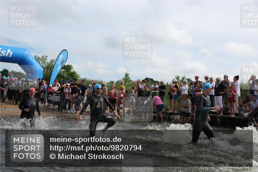 21.06.2026 - Viking Triathlon Michael Strokosch http://msf.ph/oto/9820794 21.06.2026 10:01:51 Schwimmen 30, 38, 194, 238, 265, 285, 332, 343, 391, 432, 543, 621, 644, 648, 664 meine-sportfotos.de