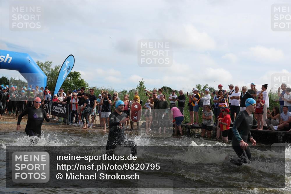 21.06.2026 - Viking Triathlon Michael Strokosch http://msf.ph/oto/9820795 21.06.2026 10:01:51 Schwimmen 30, 38, 194, 238, 265, 285, 332, 343, 391, 432, 543, 621, 644, 648, 664 meine-sportfotos.de