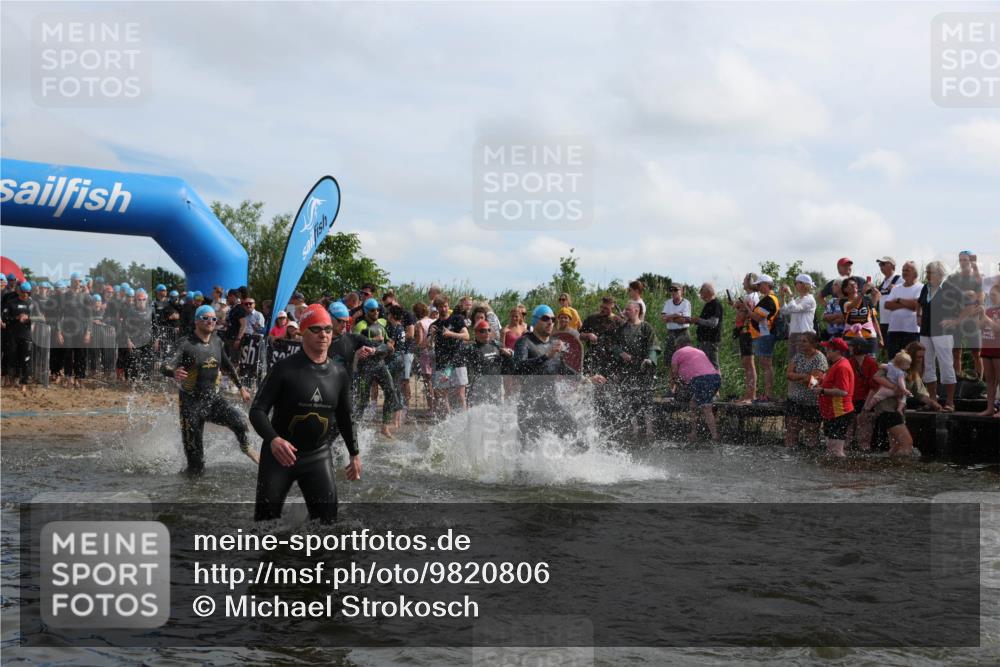 21.06.2026 - Viking Triathlon Michael Strokosch http://msf.ph/oto/9820806 21.06.2026 10:01:58 Schwimmen 30, 55, 221, 238, 265, 343, 380, 391, 394, 543, 606, 621, 644, 648, 664 meine-sportfotos.de