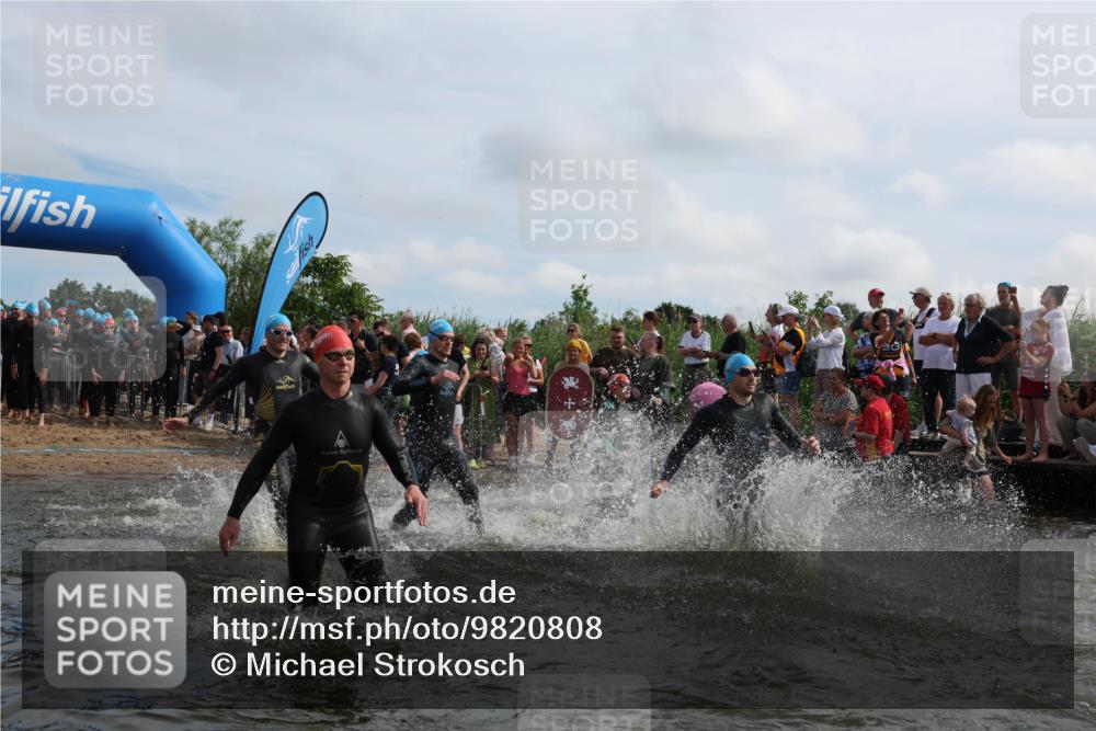 21.06.2026 - Viking Triathlon Michael Strokosch http://msf.ph/oto/9820808 21.06.2026 10:01:59 Schwimmen 30, 43, 55, 221, 226, 238, 265, 380, 394, 446, 524, 606, 625, 648, 664 meine-sportfotos.de