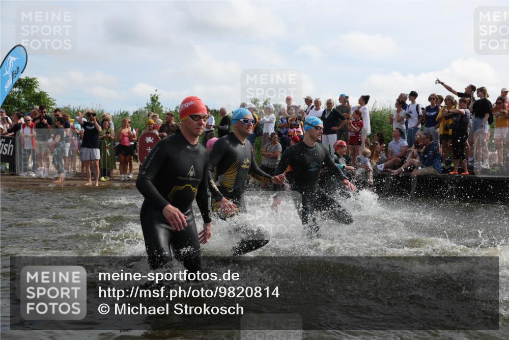 21.06.2026 - Viking Triathlon Michael Strokosch http://msf.ph/oto/9820814 21.06.2026 10:02:01 Schwimmen 30, 43, 55, 221, 226, 238, 265, 380, 394, 446, 524, 606, 625, 648, 664 meine-sportfotos.de