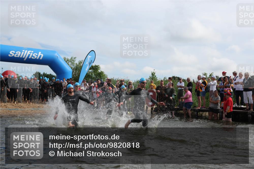 21.06.2026 - Viking Triathlon Michael Strokosch http://msf.ph/oto/9820818 21.06.2026 10:02:04 Schwimmen 43, 55, 90, 154, 221, 226, 380, 394, 410, 446, 501, 524, 606, 625, 660 meine-sportfotos.de