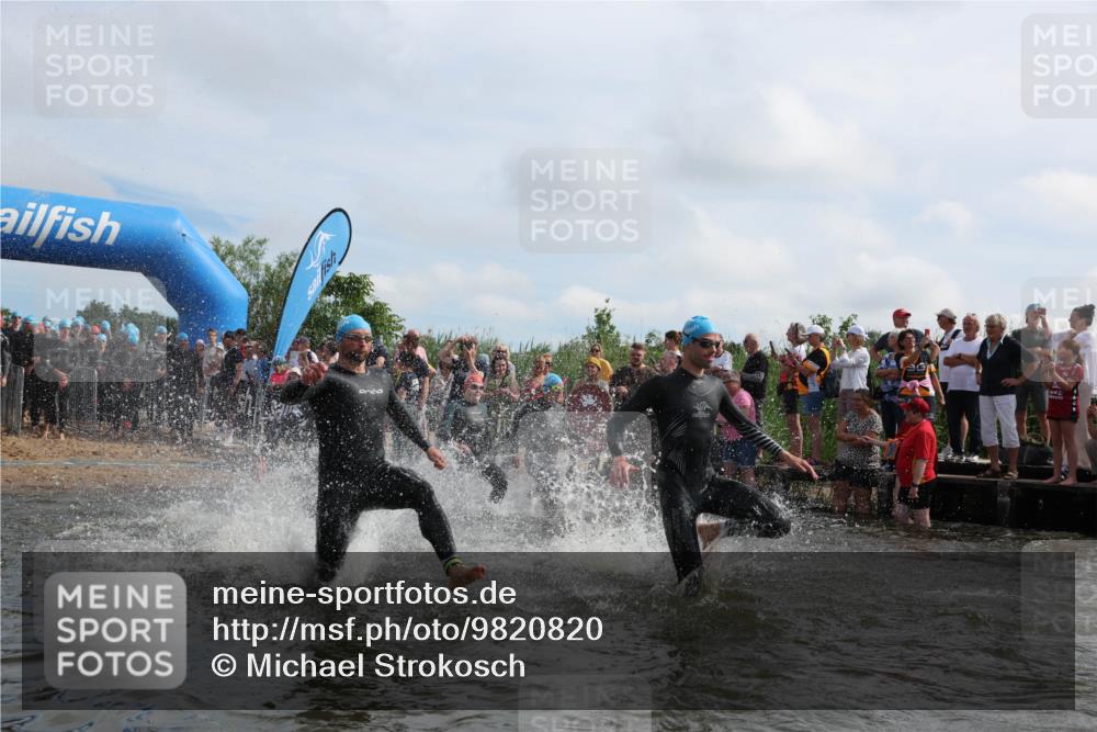 21.06.2026 - Viking Triathlon Michael Strokosch http://msf.ph/oto/9820820 21.06.2026 10:02:04 Schwimmen 43, 55, 90, 154, 221, 226, 380, 394, 410, 446, 501, 524, 606, 625, 660 meine-sportfotos.de