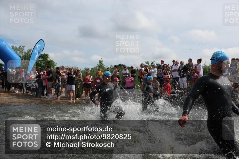 21.06.2026 - Viking Triathlon Michael Strokosch http://msf.ph/oto/9820825 21.06.2026 10:02:06 Schwimmen 43, 55, 90, 154, 221, 226, 380, 394, 410, 446, 501, 524, 606, 625, 660 meine-sportfotos.de