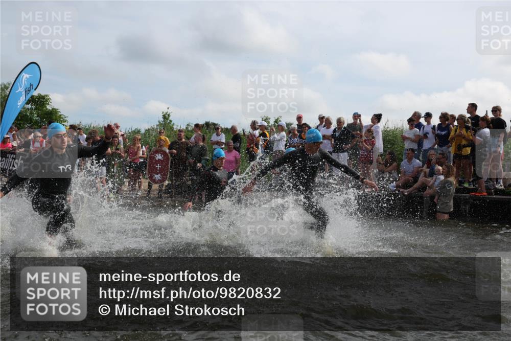 21.06.2026 - Viking Triathlon Michael Strokosch http://msf.ph/oto/9820832 21.06.2026 10:02:09 Schwimmen 43, 90, 102, 152, 154, 226, 410, 438, 446, 501, 524, 536, 537, 625, 660 meine-sportfotos.de
