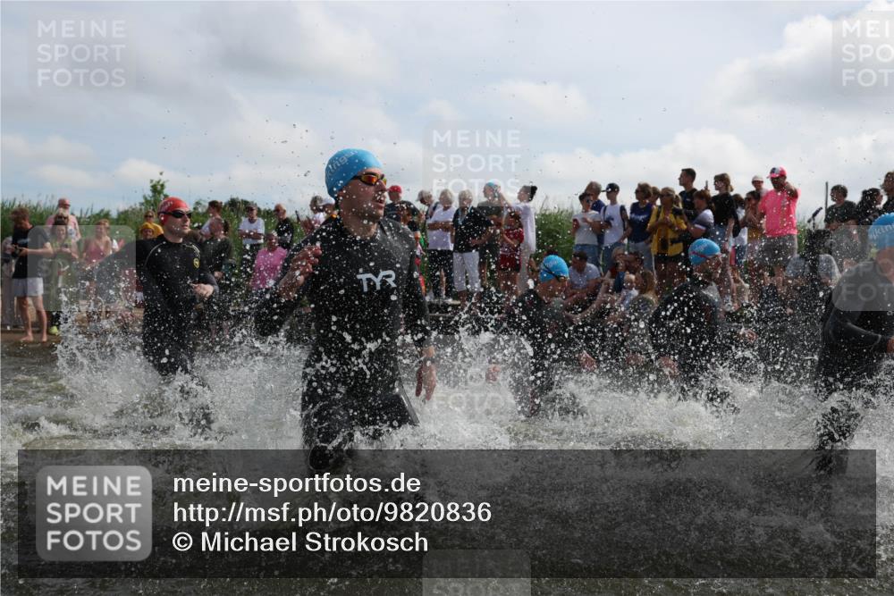 21.06.2026 - Viking Triathlon Michael Strokosch http://msf.ph/oto/9820836 21.06.2026 10:02:11 Schwimmen 43, 90, 102, 152, 154, 226, 410, 438, 446, 501, 524, 536, 537, 625, 660 meine-sportfotos.de