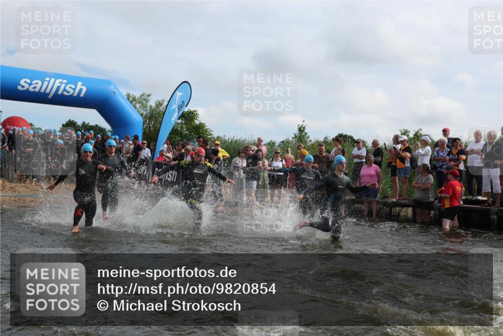 21.06.2026 - Viking Triathlon Michael Strokosch http://msf.ph/oto/9820854 21.06.2026 10:02:19 Schwimmen 47, 87, 102, 136, 142, 152, 255, 360, 392, 430, 438, 490, 536, 537, 655 meine-sportfotos.de