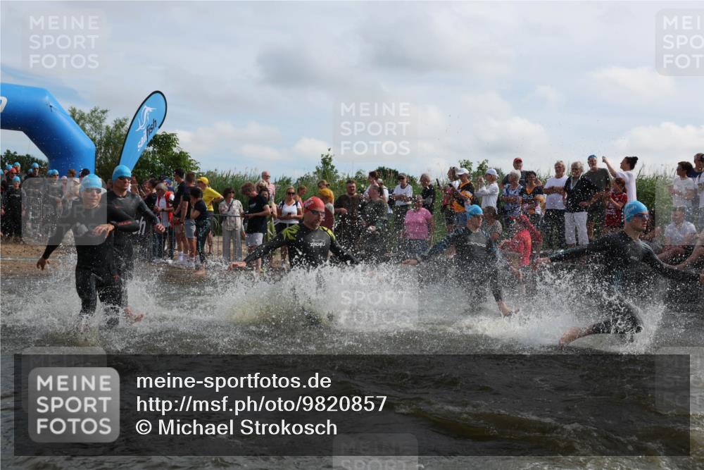 21.06.2026 - Viking Triathlon Michael Strokosch http://msf.ph/oto/9820857 21.06.2026 10:02:20 Schwimmen 47, 87, 102, 136, 142, 152, 255, 360, 392, 430, 438, 490, 536, 537, 655 meine-sportfotos.de