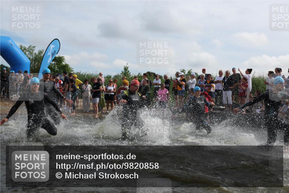 21.06.2026 - Viking Triathlon Michael Strokosch http://msf.ph/oto/9820858 21.06.2026 10:02:20 Schwimmen 47, 87, 102, 136, 142, 152, 255, 360, 392, 430, 438, 490, 536, 537, 655 meine-sportfotos.de