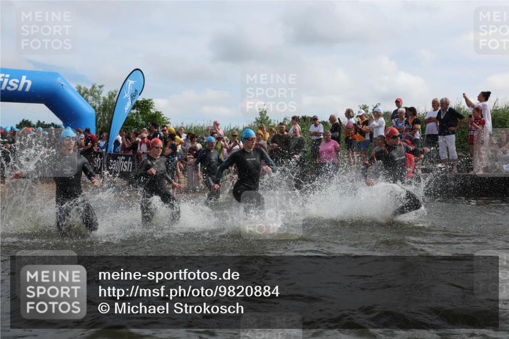 21.06.2026 - Viking Triathlon Michael Strokosch http://msf.ph/oto/9820884 21.06.2026 10:02:30 Schwimmen 83, 100, 126, 142, 220, 255, 325, 360, 392, 430, 513, 560, 579, 604, 651 meine-sportfotos.de