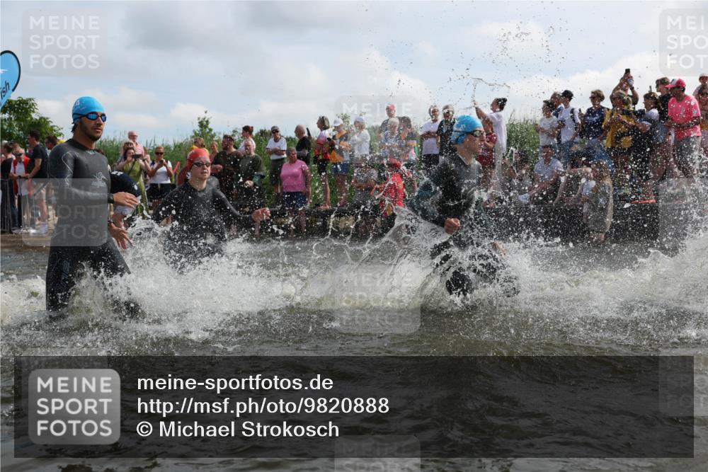 21.06.2026 - Viking Triathlon Michael Strokosch http://msf.ph/oto/9820888 21.06.2026 10:02:31 Schwimmen 83, 100, 126, 142, 220, 255, 325, 360, 392, 430, 513, 560, 579, 604, 651 meine-sportfotos.de