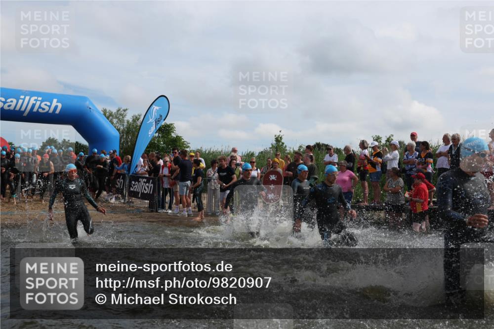 21.06.2026 - Viking Triathlon Michael Strokosch http://msf.ph/oto/9820907 21.06.2026 10:02:40 Schwimmen 16, 83, 99, 100, 186, 372, 386, 440, 462, 485, 513, 560, 579, 636, 653 meine-sportfotos.de