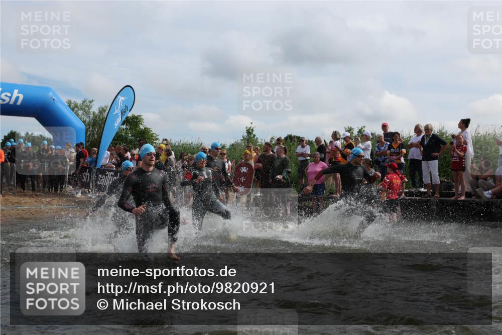 21.06.2026 - Viking Triathlon Michael Strokosch http://msf.ph/oto/9820921 21.06.2026 10:02:48 Schwimmen 16, 20, 64, 73, 99, 171, 186, 219, 315, 372, 386, 440, 462, 485, 553, 634, 636, 653 meine-sportfotos.de
