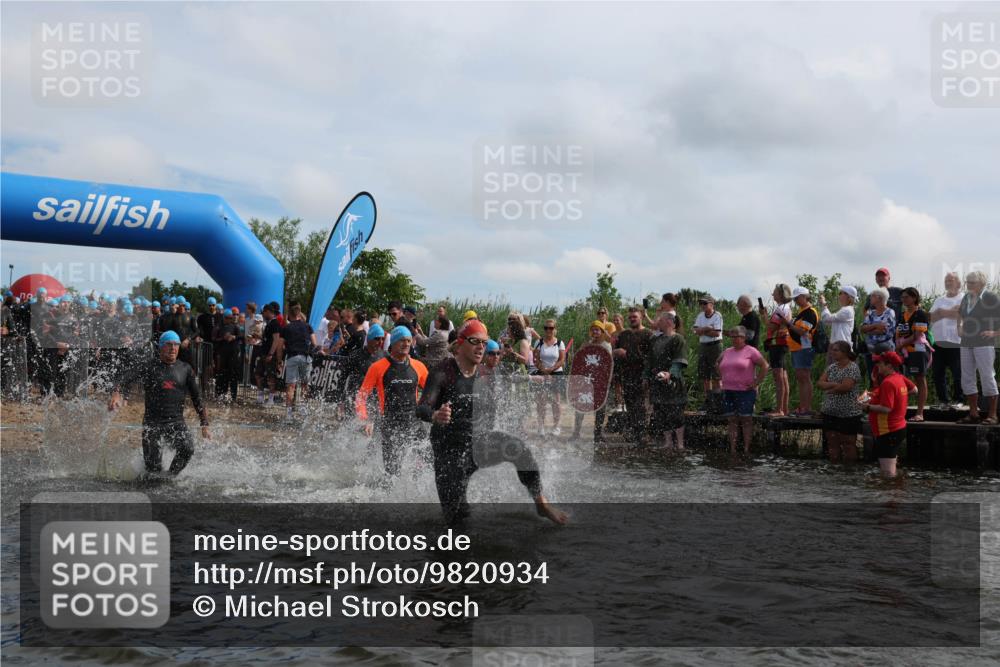 21.06.2026 - Viking Triathlon Michael Strokosch http://msf.ph/oto/9820934 21.06.2026 10:02:54 Schwimmen 20, 64, 73, 111, 171, 219, 233, 315, 395, 407, 475, 530, 546, 553, 634 meine-sportfotos.de