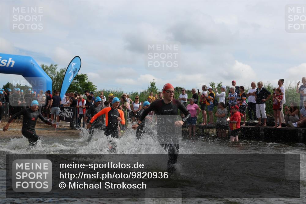 21.06.2026 - Viking Triathlon Michael Strokosch http://msf.ph/oto/9820936 21.06.2026 10:02:55 Schwimmen 20, 64, 73, 111, 171, 219, 233, 315, 395, 407, 475, 530, 546, 553, 634 meine-sportfotos.de