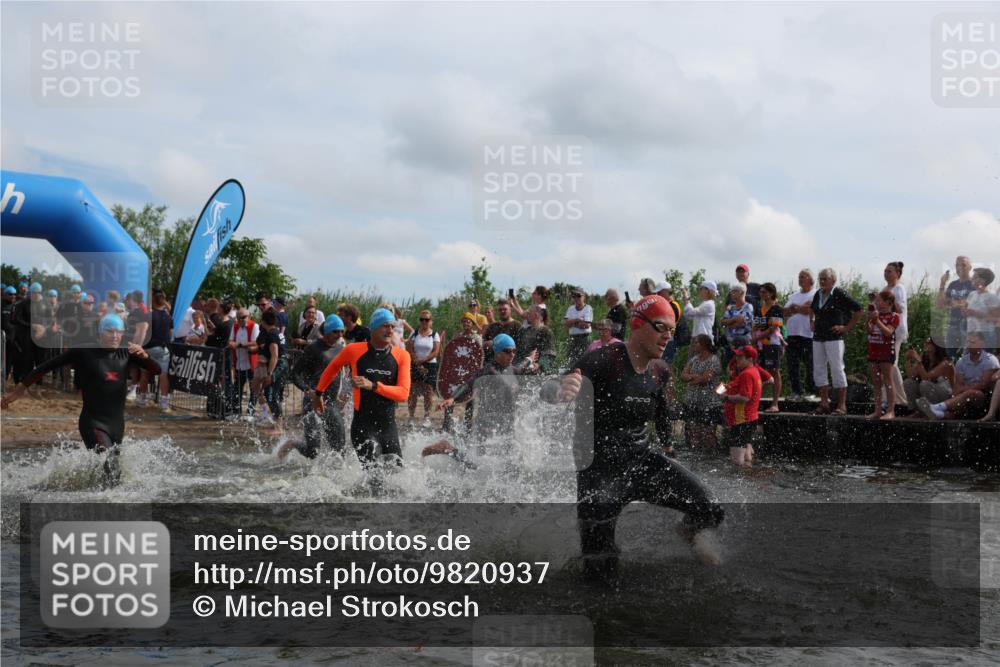 21.06.2026 - Viking Triathlon Michael Strokosch http://msf.ph/oto/9820937 21.06.2026 10:02:55 Schwimmen 20, 64, 73, 111, 171, 219, 233, 315, 395, 407, 475, 530, 546, 553, 634 meine-sportfotos.de