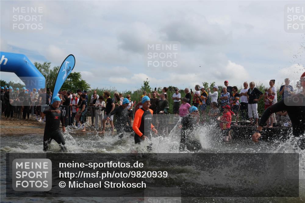 21.06.2026 - Viking Triathlon Michael Strokosch http://msf.ph/oto/9820939 21.06.2026 10:02:55 Schwimmen 20, 64, 73, 111, 171, 219, 233, 315, 395, 407, 475, 530, 546, 553, 634 meine-sportfotos.de
