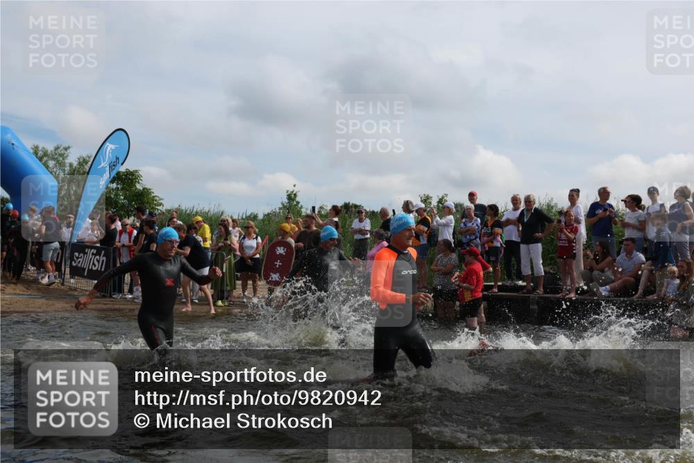 21.06.2026 - Viking Triathlon Michael Strokosch http://msf.ph/oto/9820942 21.06.2026 10:02:56 Schwimmen 20, 64, 73, 111, 171, 219, 233, 315, 395, 407, 475, 530, 546, 553, 634 meine-sportfotos.de